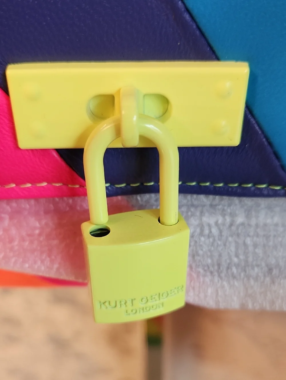 Kurt Geiger Colorblock Rainbow Crossbody Bag - Lime Strap NWT - Picture 3 of 6